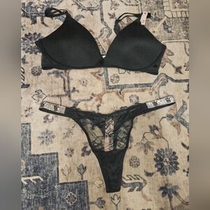 Victoria's Secret Sexy Tee 36B Lace Bra and Medium Thong Set